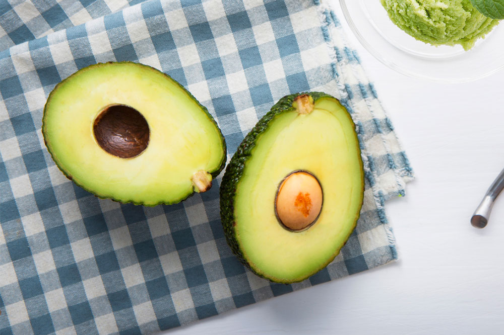 7 Snacks To Help Lower High Cholesterol