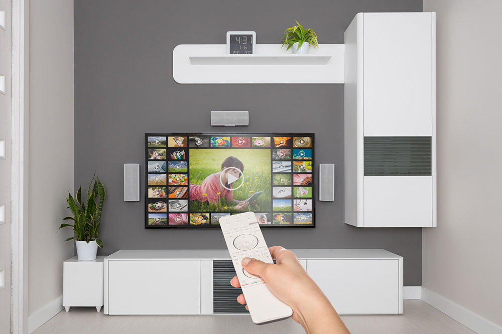Pros and Cons of Streaming Services vs. Cable TV